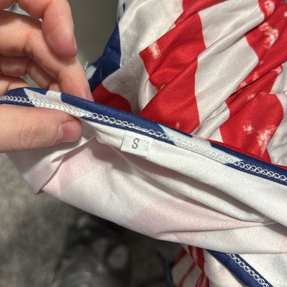 American flag jumpsuit with adjustable straps and pockets ! SMALL - Picture 3 of 9